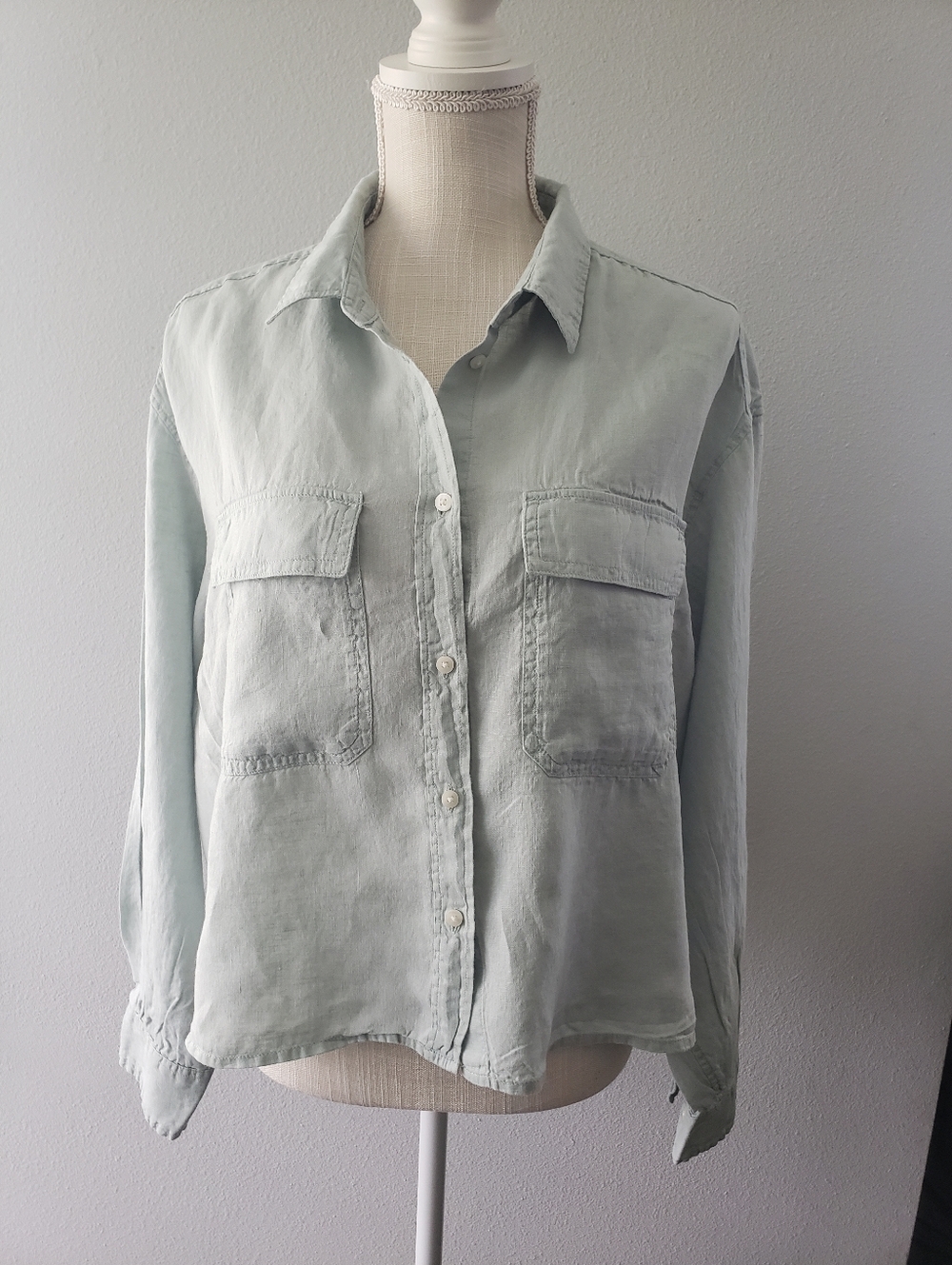 GAP 100% Linen Cropped Utility Shirt Blouse Button Front Sage Green Size XL